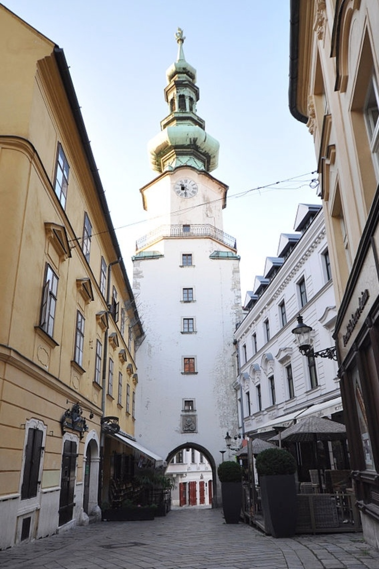 Bratislava and Budapest Day Trip with Guide - Image 5